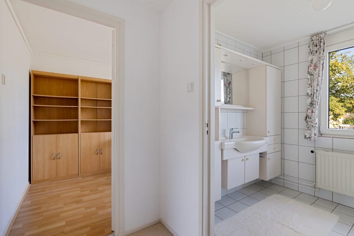 Tussenwoning te koop: Langbos 54, Oosterhesselen