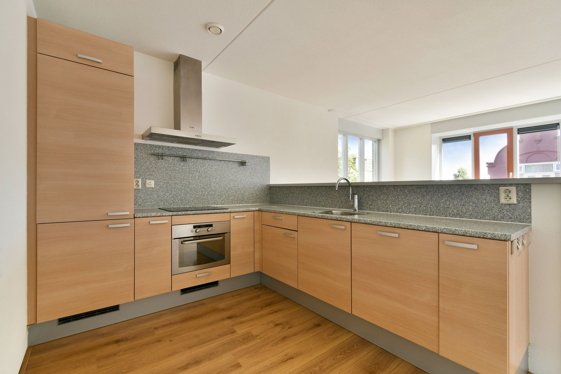 Photo 6 of Zuiderhoofdstraat 57-B