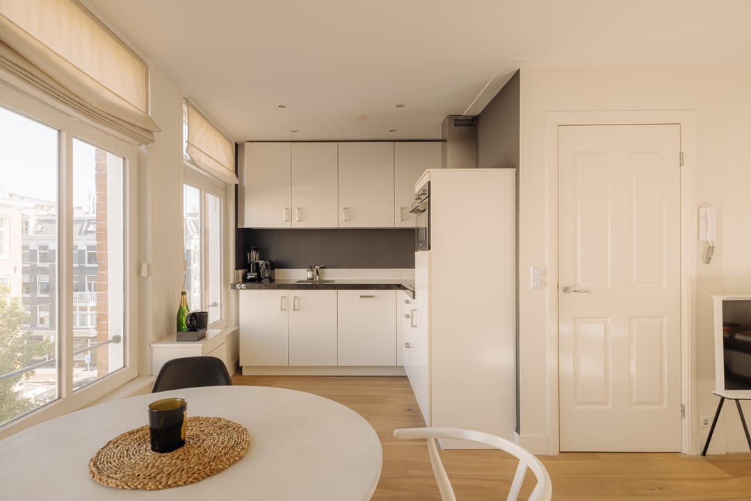 Photo 8 of Van Oldenbarneveldtstraat 87-B3