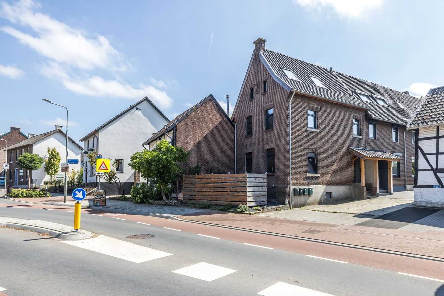 Photo 1 of Hilleshagerweg 4