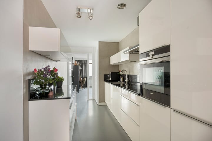 Appartement te koop: Puck van Heelstraat 94, Rotterdam