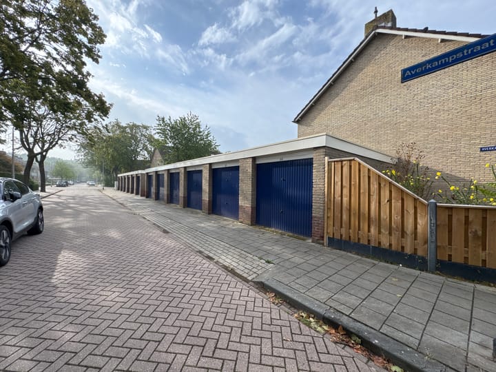Photo 2 of Averkampstraat 64G