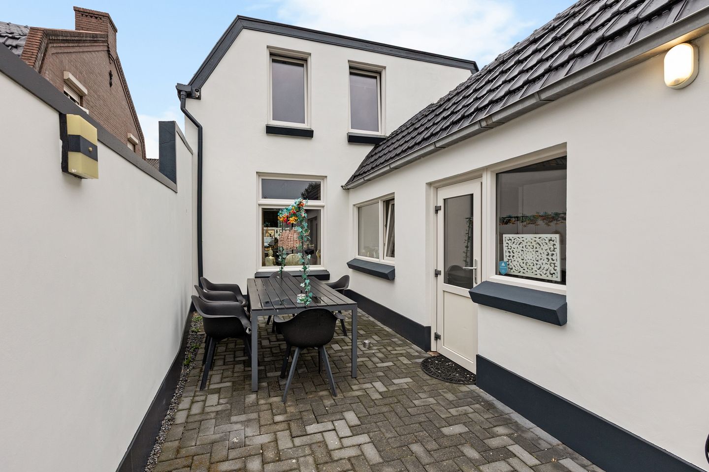 Photo 40 of Hazestraat 52