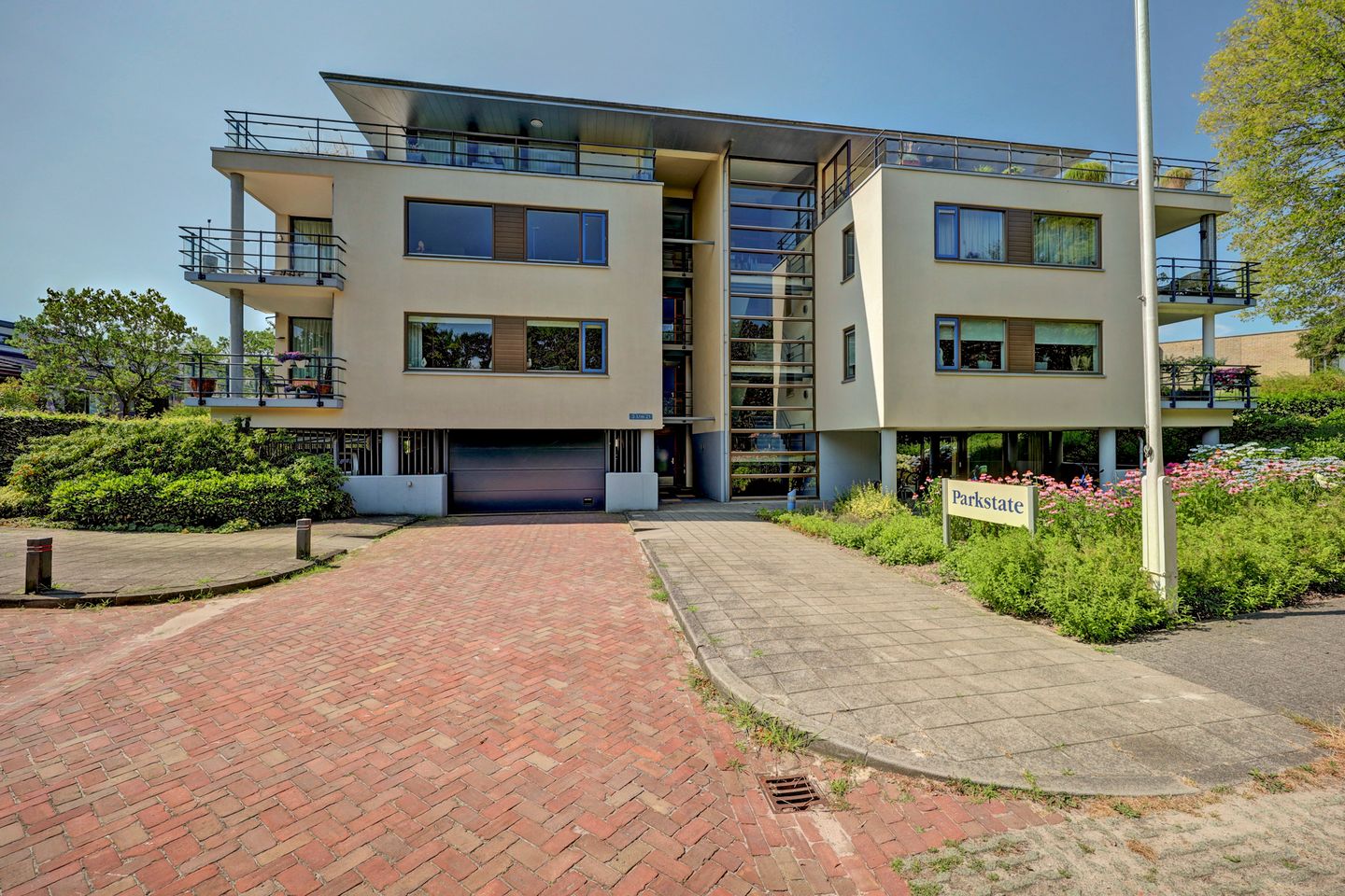 Foto 1 van Parklaan 11