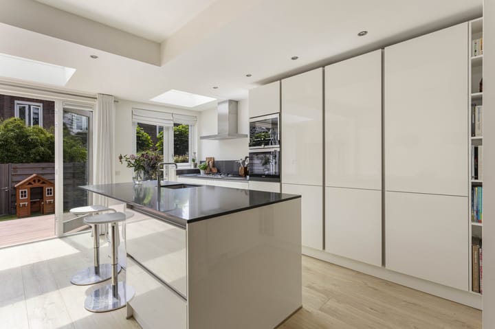 Tussenwoning te koop: Emmakade 12, Amstelveen