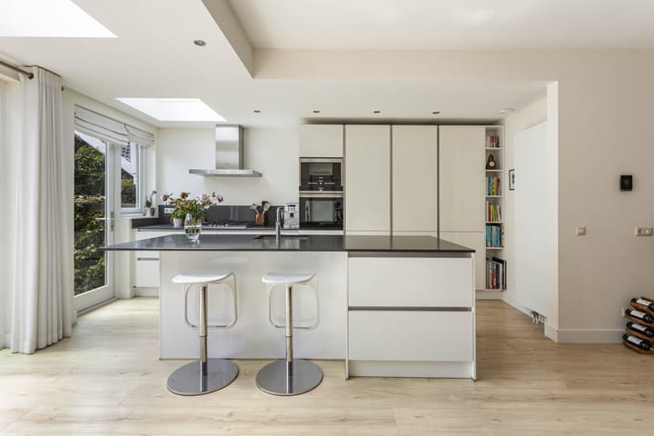 Tussenwoning te koop: Emmakade 12, Amstelveen