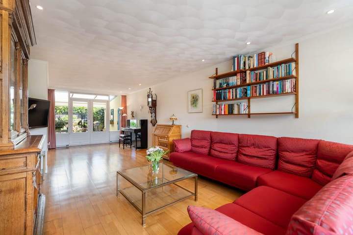 Twee-onder-één-kap te koop: Moeselplein 3, Weert