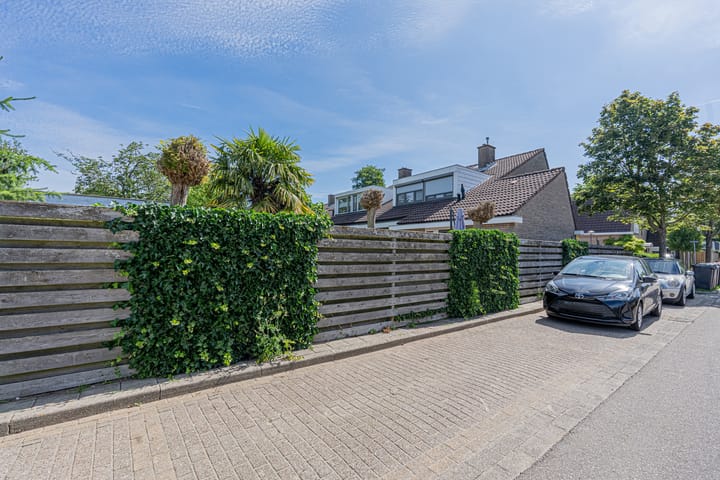 Twee-onder-één-kap te koop: Poelruiterhof 1, Heinkenszand
