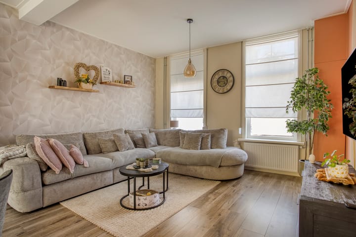 Tussenwoning te koop: Westdam 11, Sas Van Gent