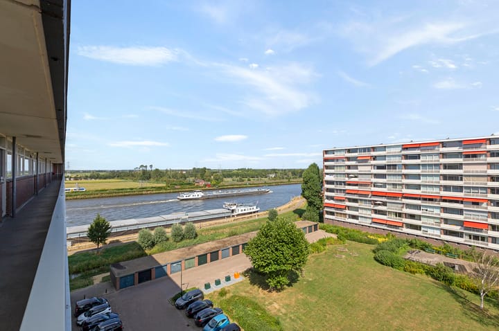 Appartement te koop: Titus Brandsmastraat 87, Breukelen