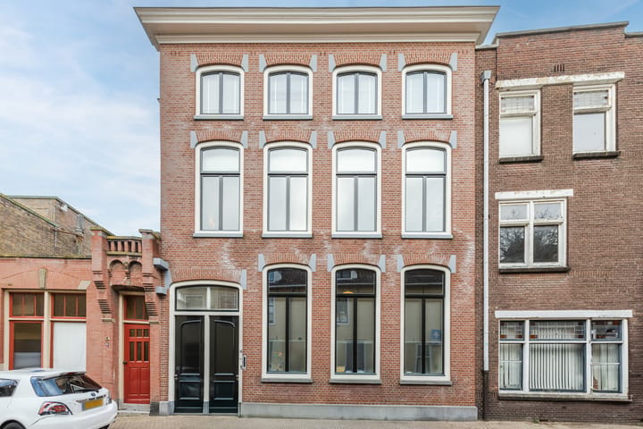 Tussenwoning te koop: Zusterstraat 4, Gorinchem