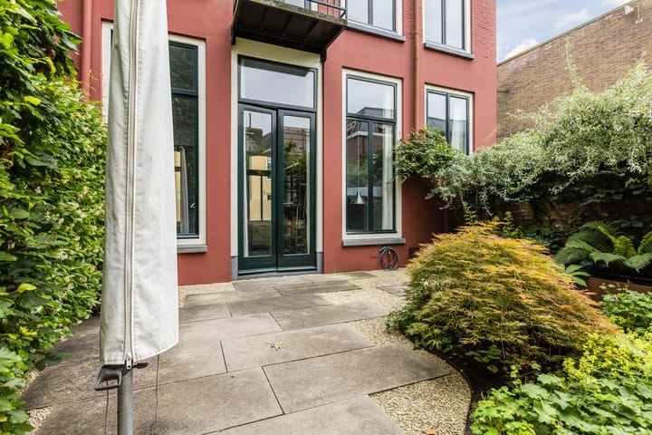 Tussenwoning te koop: Zusterstraat 4, Gorinchem