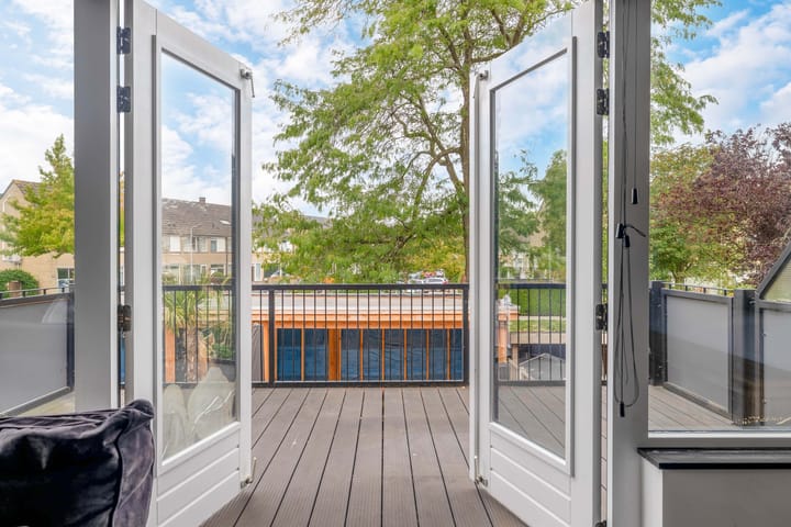Woning te koop: Karveel 1, Brielle