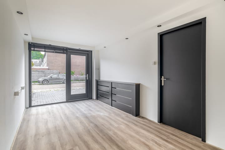 Woning te koop: Karveel 1, Brielle