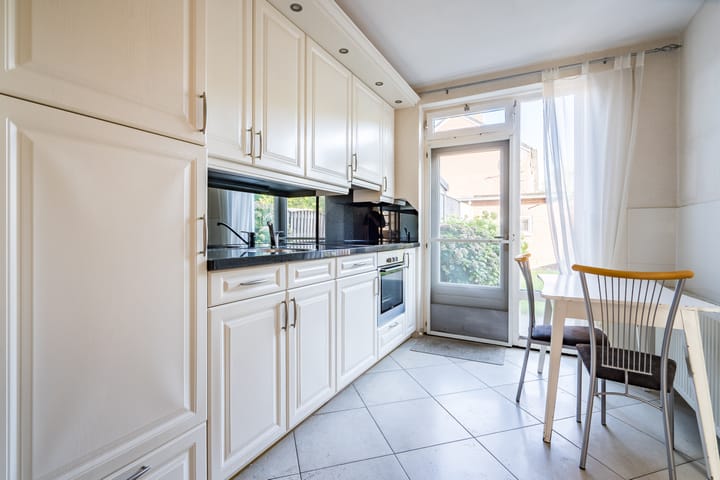 Tussenwoning te koop: bernhardlaan 11, Weert