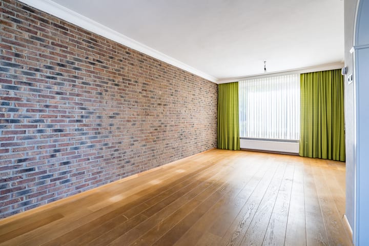 Tussenwoning te koop: bernhardlaan 11, Weert