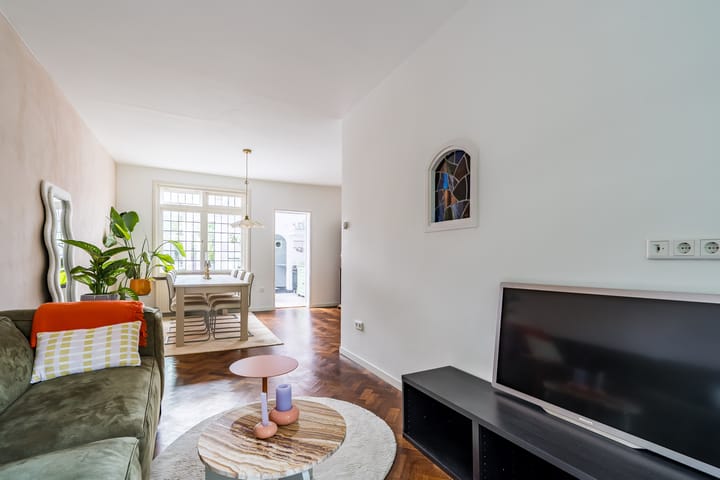 Tussenwoning te koop: kazernelaan 11, Weert