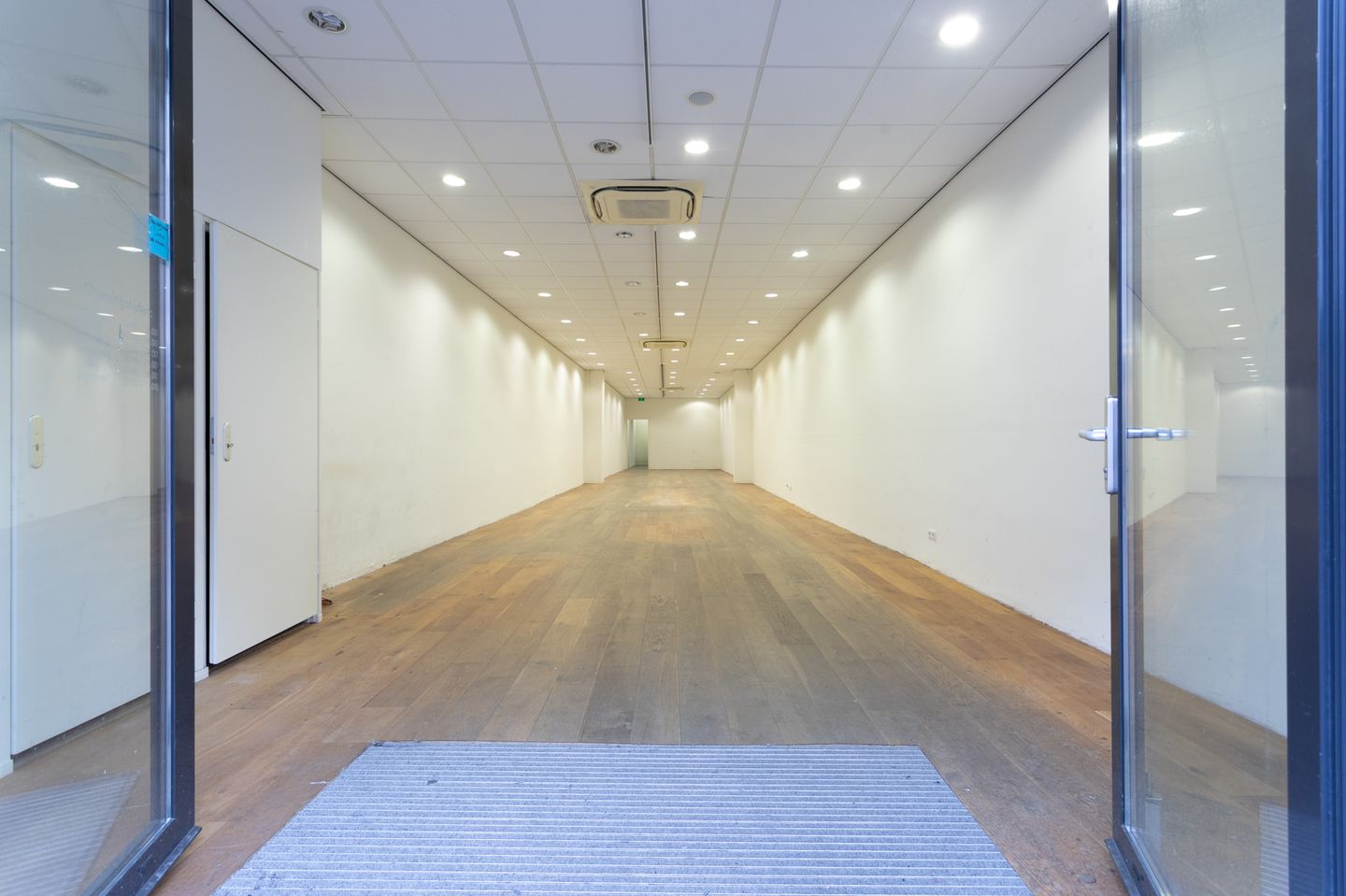 View photo 4 of De Heurne 15-A