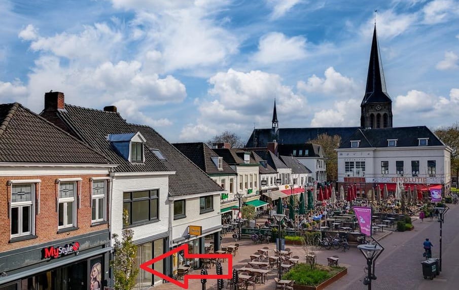 View photo 2 of Marktstraat 35