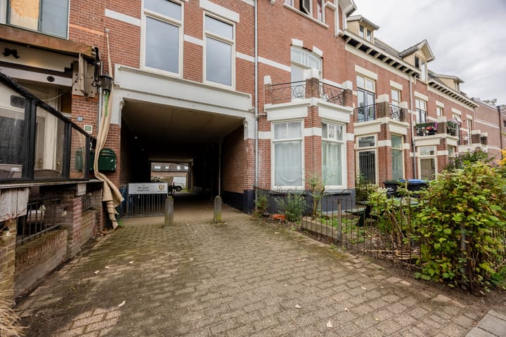 Foto 2 van de Ruyterstraat 37