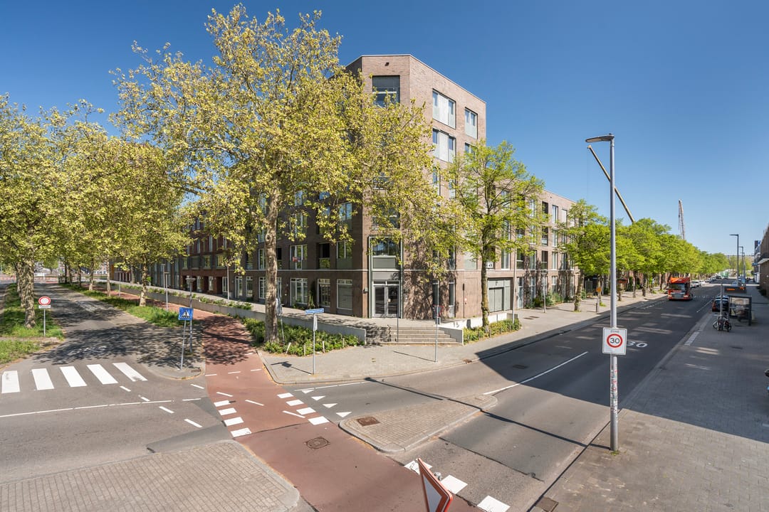 Foto 41 van Roentgenstraat 131
