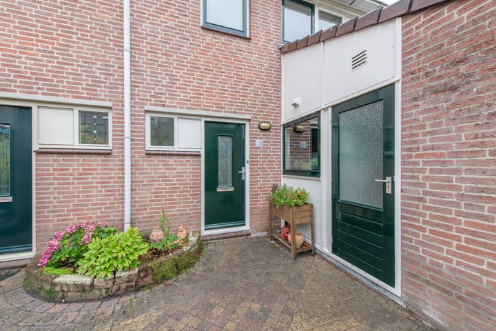 Tussenwoning te koop: De Uitspanning 48, Blokker