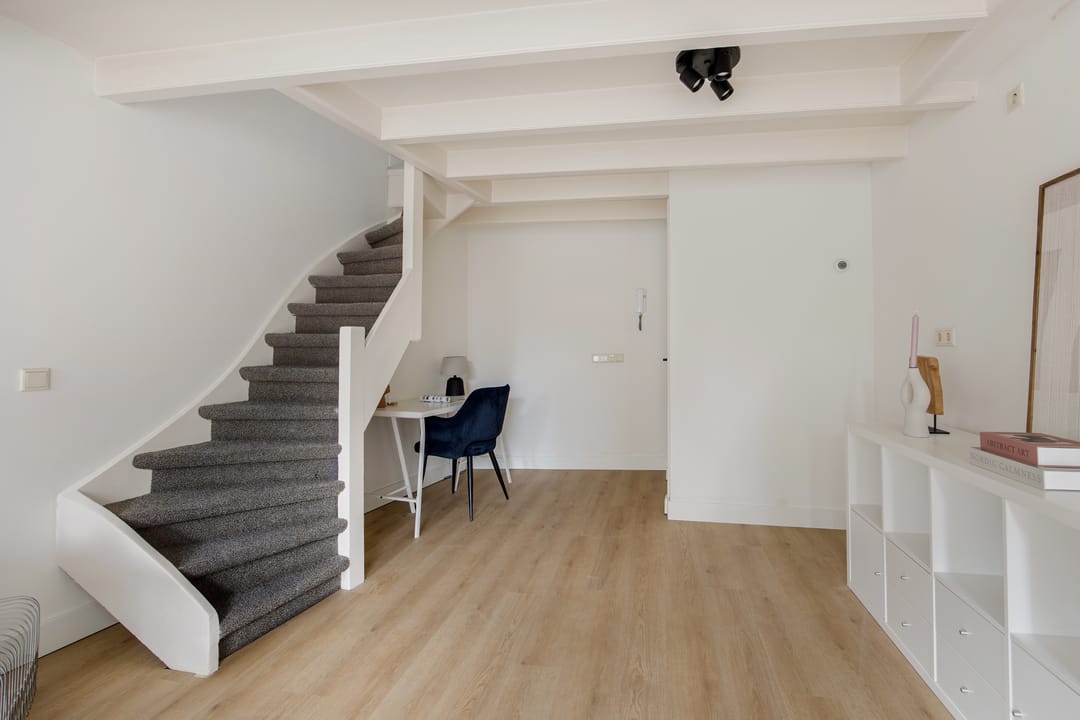 Photo 17 of Warmoesstraat 26-B