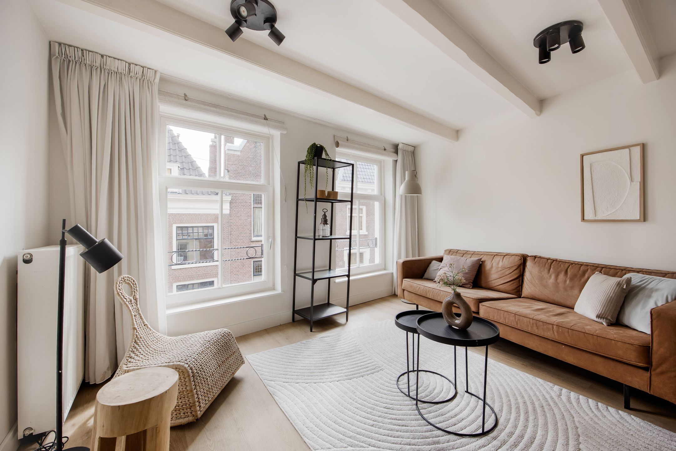 Photo 12 of Warmoesstraat 26-B