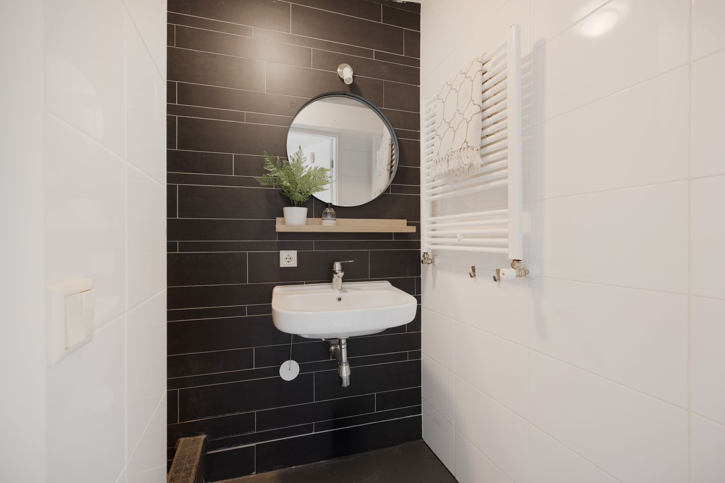 Photo 20 of Warmoesstraat 26-B