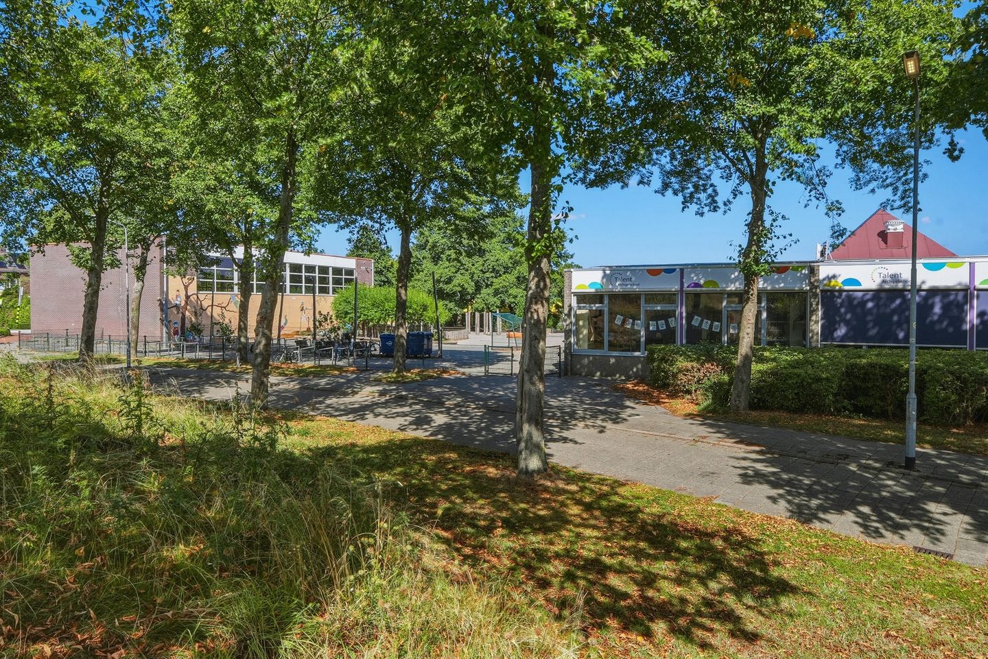 Photo 35 of Willem Arondeusstraat 54