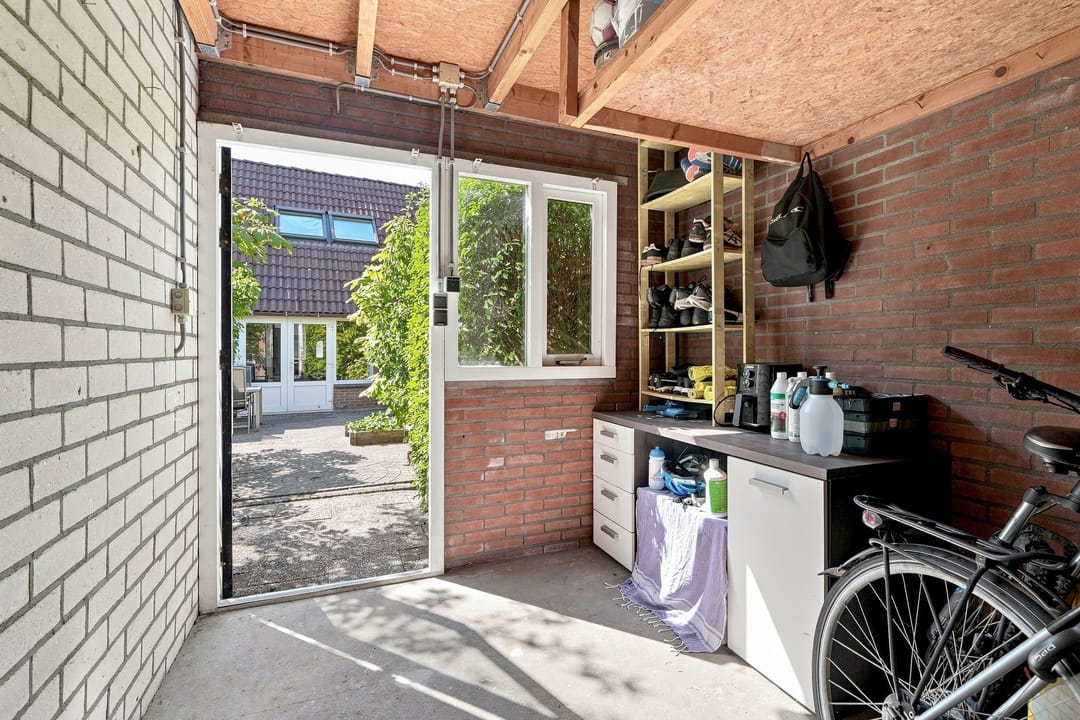 Photo 31 of Willem Arondeusstraat 54