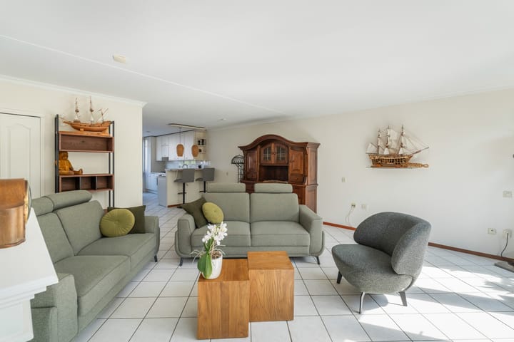 Tussenwoning te koop: Braziliëstraat 60, Alphen Aan Den Rijn