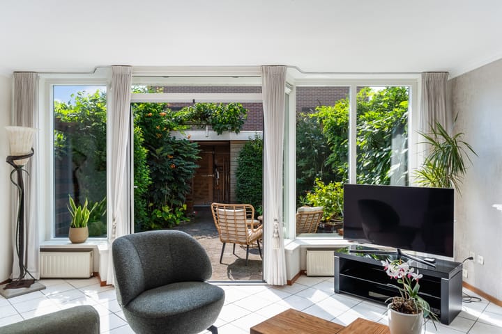 Tussenwoning te koop: Braziliëstraat 60, Alphen Aan Den Rijn