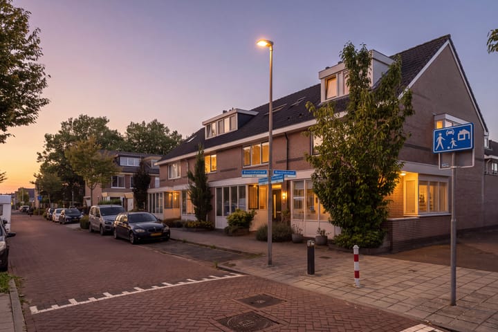 Tussenwoning te koop: Braziliëstraat 60, Alphen Aan Den Rijn