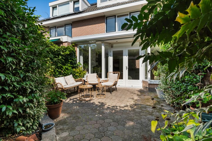 Tussenwoning te koop: Braziliëstraat 60, Alphen Aan Den Rijn