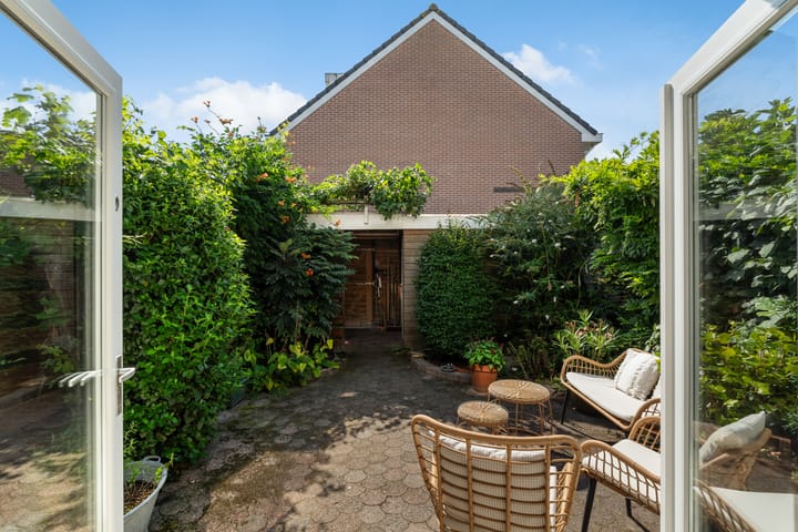 Tussenwoning te koop: Braziliëstraat 60, Alphen Aan Den Rijn