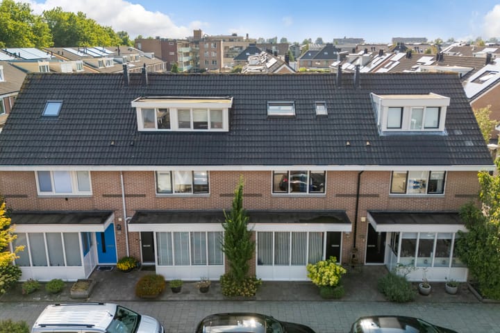 Tussenwoning te koop: Braziliëstraat 60, Alphen Aan Den Rijn