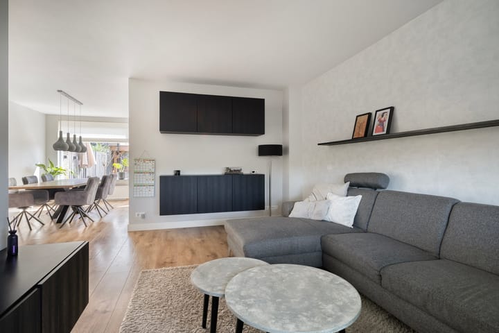 Tussenwoning te koop: De Coubertinlaan 77, Waalwijk
