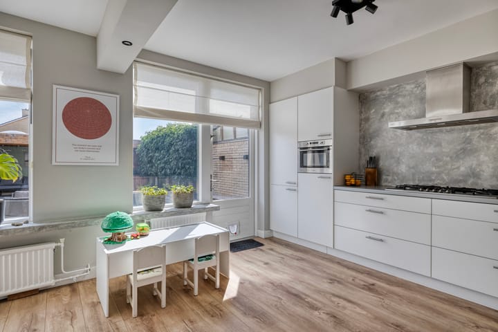 Tussenwoning te koop: De Coubertinlaan 77, Waalwijk