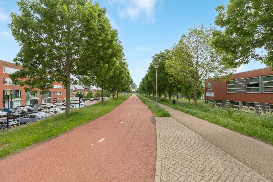 Foto 46 van Middeldijkerplein 284