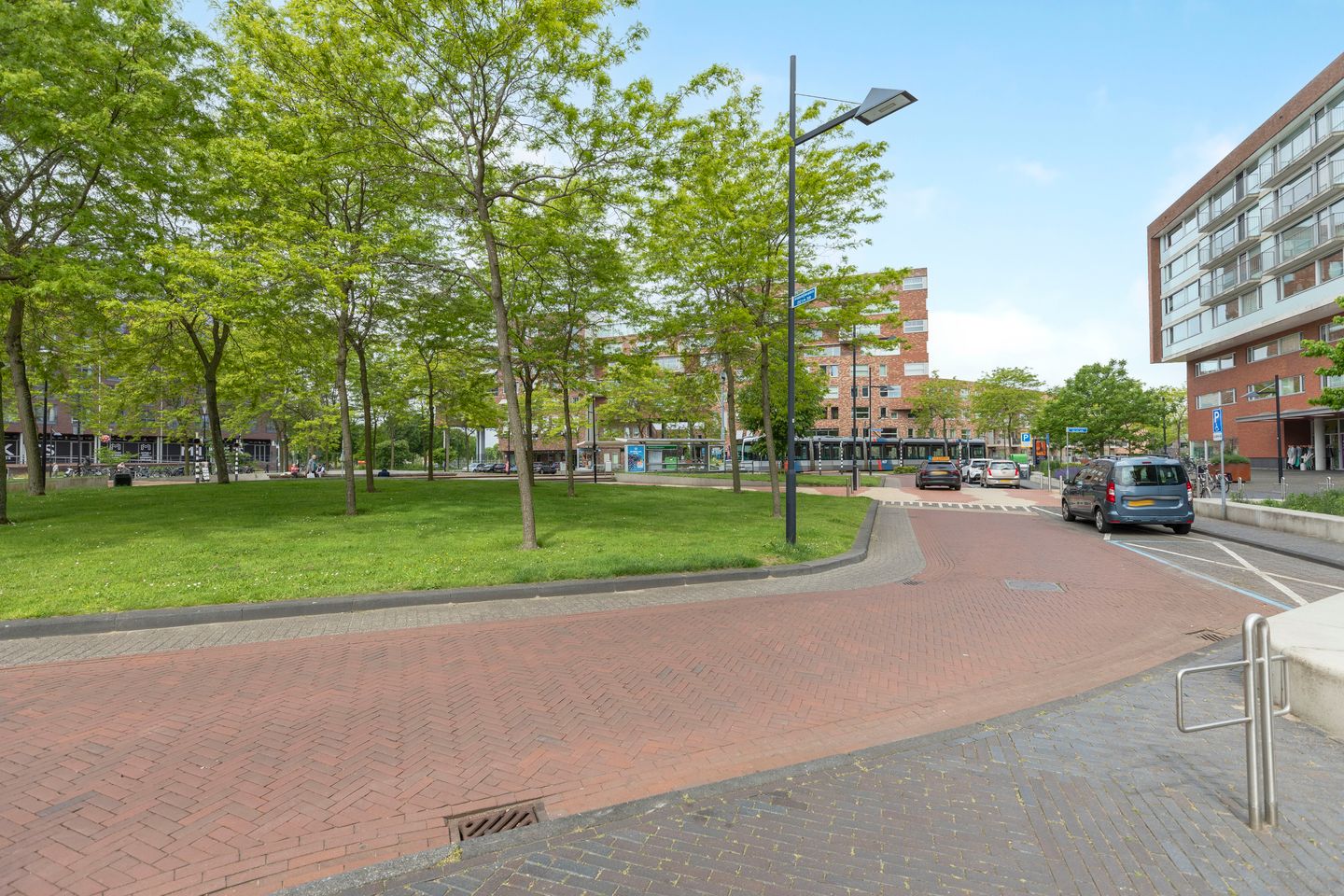 Foto 44 van Middeldijkerplein 284