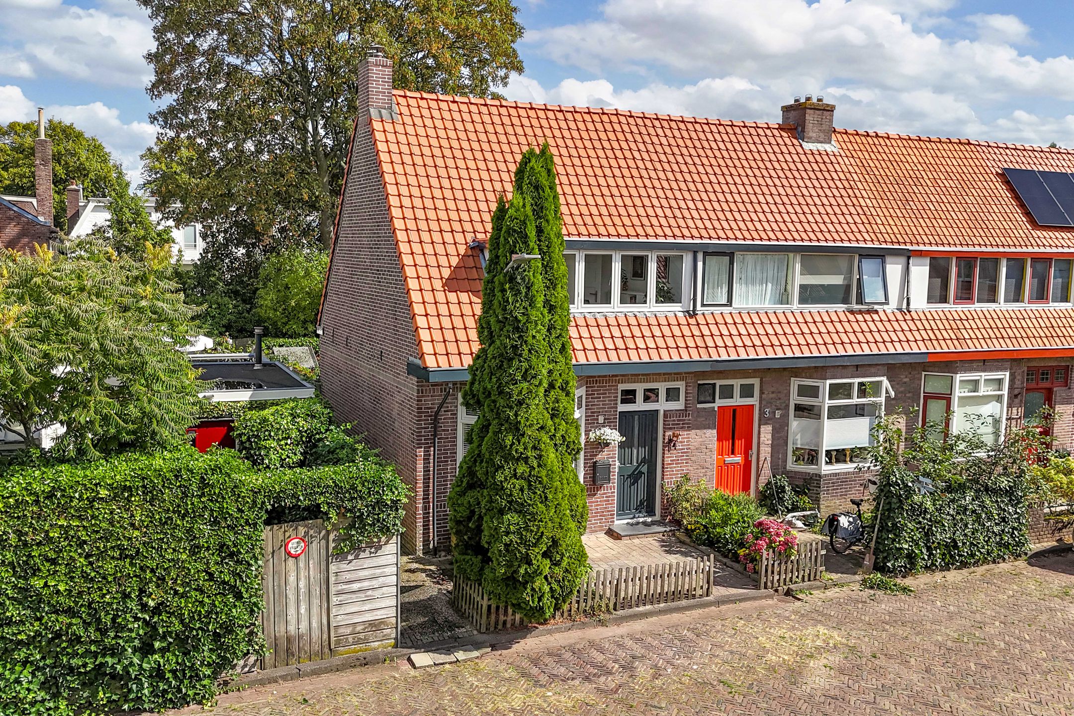 Foto 42 van van Ostadestraat 1