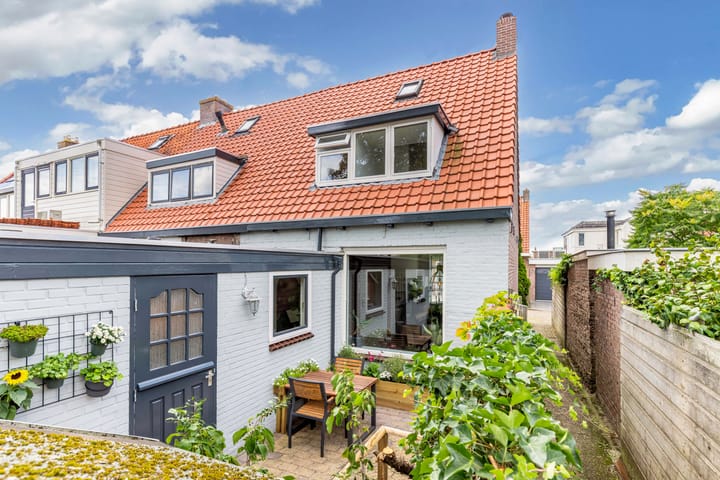 Foto 4 van van Ostadestraat 1