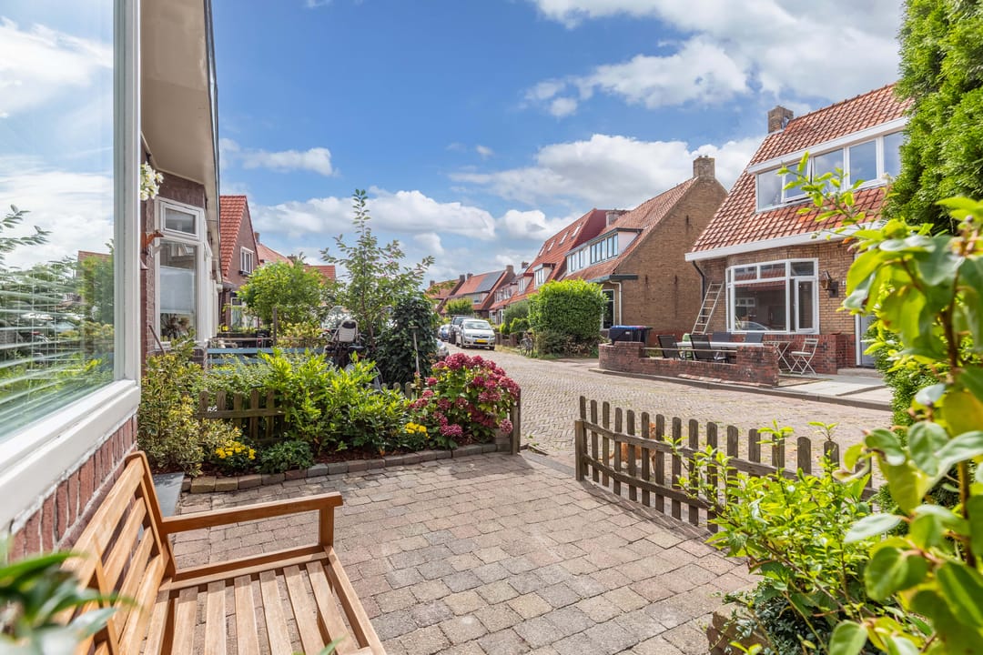 Foto 41 van van Ostadestraat 1