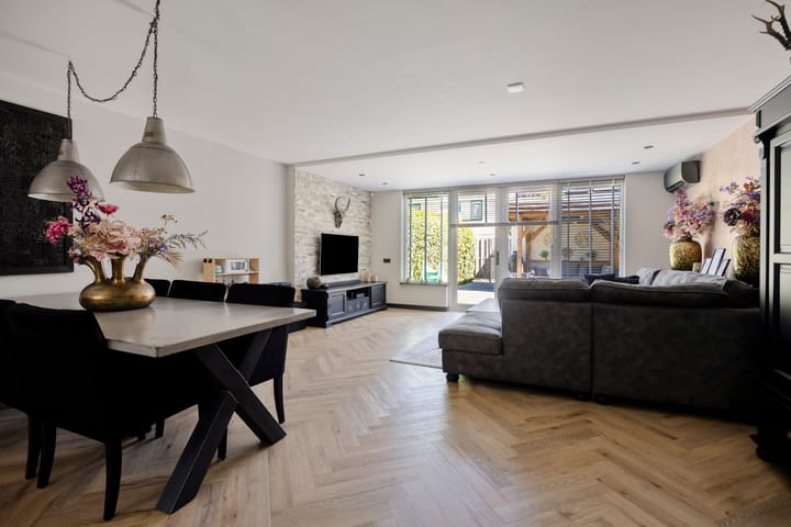 Tussenwoning te koop: Aert Schoumanstraat 13, Hendrik-Ido-Ambacht
