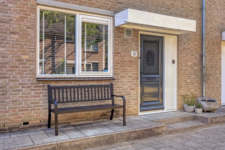 Tussenwoning te koop: Aert Schoumanstraat 13, Hendrik-Ido-Ambacht