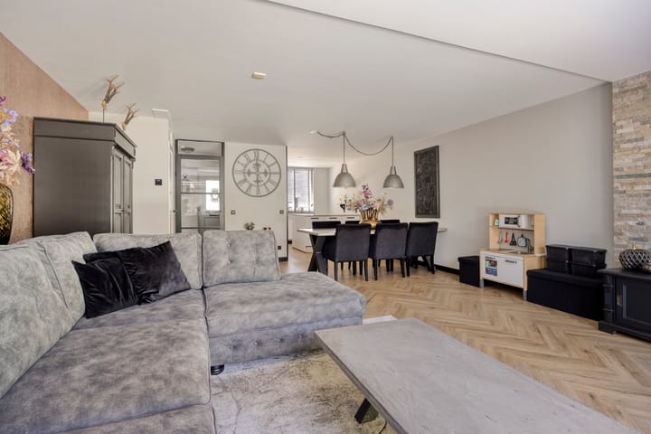 Tussenwoning te koop: Aert Schoumanstraat 13, Hendrik-Ido-Ambacht