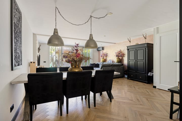 Tussenwoning te koop: Aert Schoumanstraat 13, Hendrik-Ido-Ambacht