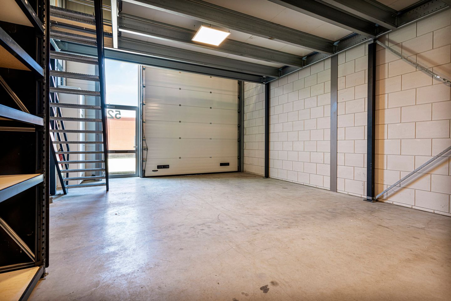 Bekijk foto 4 van Mart Stamhof 52