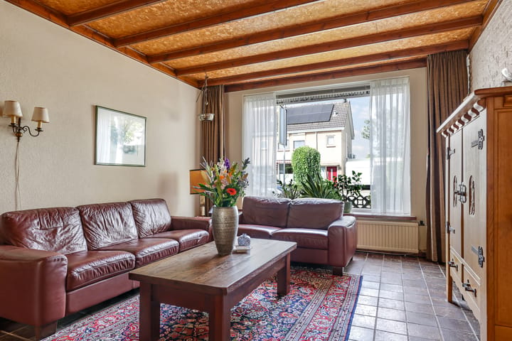 Twee-onder-één-kap te koop: Hendrik Braamstraat 42, Gendt